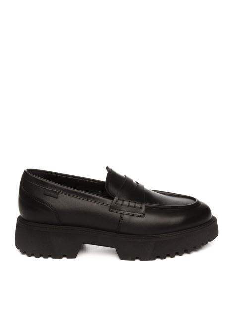 Black leather loafer NERO GIARDINI | 411400GUANTO-100